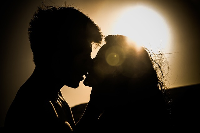 The Body’s Reactions to Falling in Love